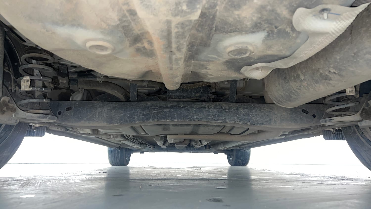 Used 2024 Hyundai Verna SX 1.5 Petrol MT Petrol Manual extra REAR UNDERBODY VIEW (TAKEN FROM REAR)