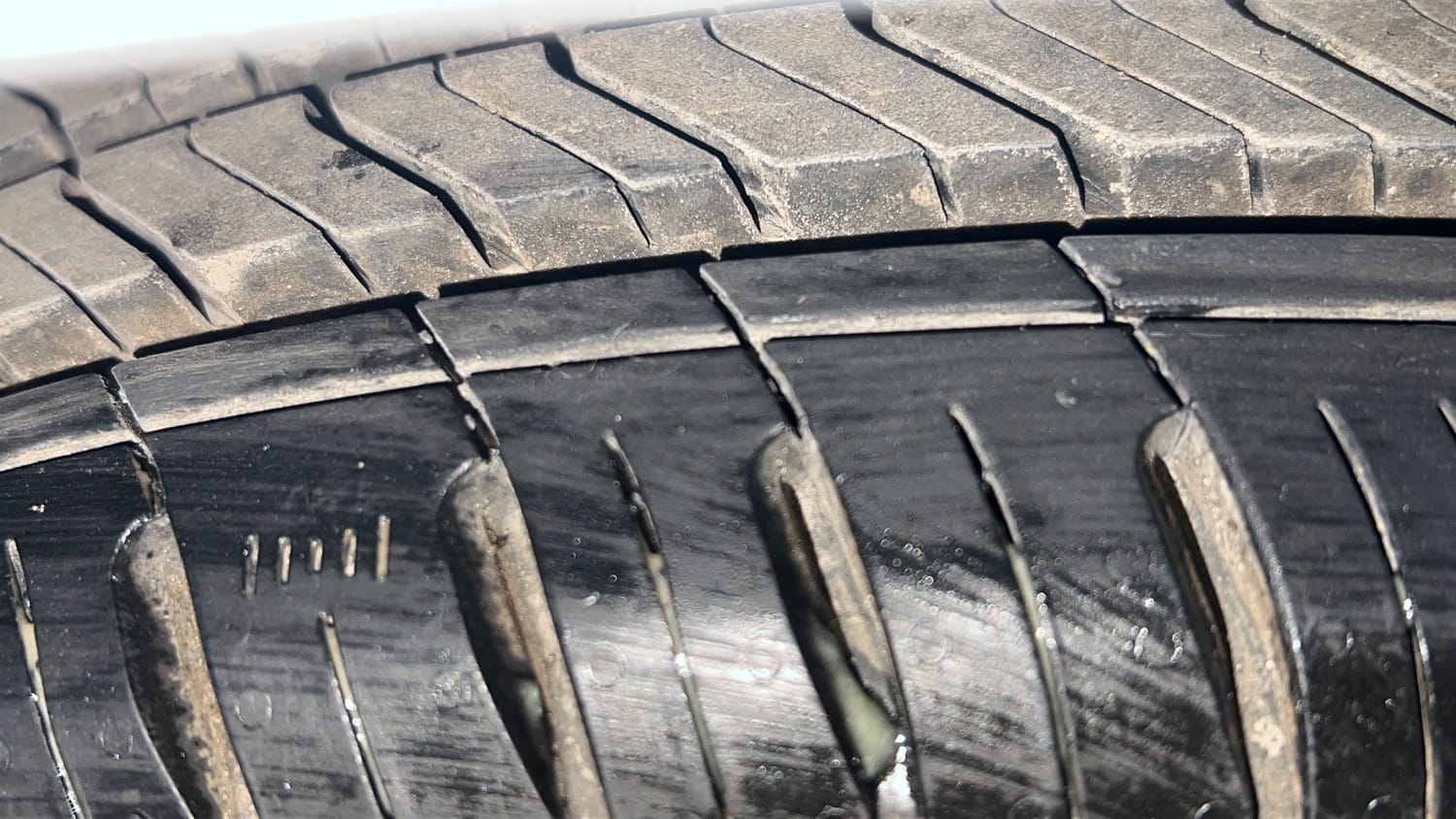 Used 2014 Hyundai Eon Sportz Petrol Manual tyres RIGHT FRONT TYRE TREAD VIEW
