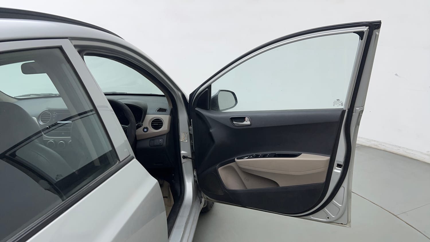 Used 2015 Hyundai Grand i10 Asta AT 1.2 Kappa VTVT Petrol Automatic interior RIGHT FRONT DOOR OPEN VIEW