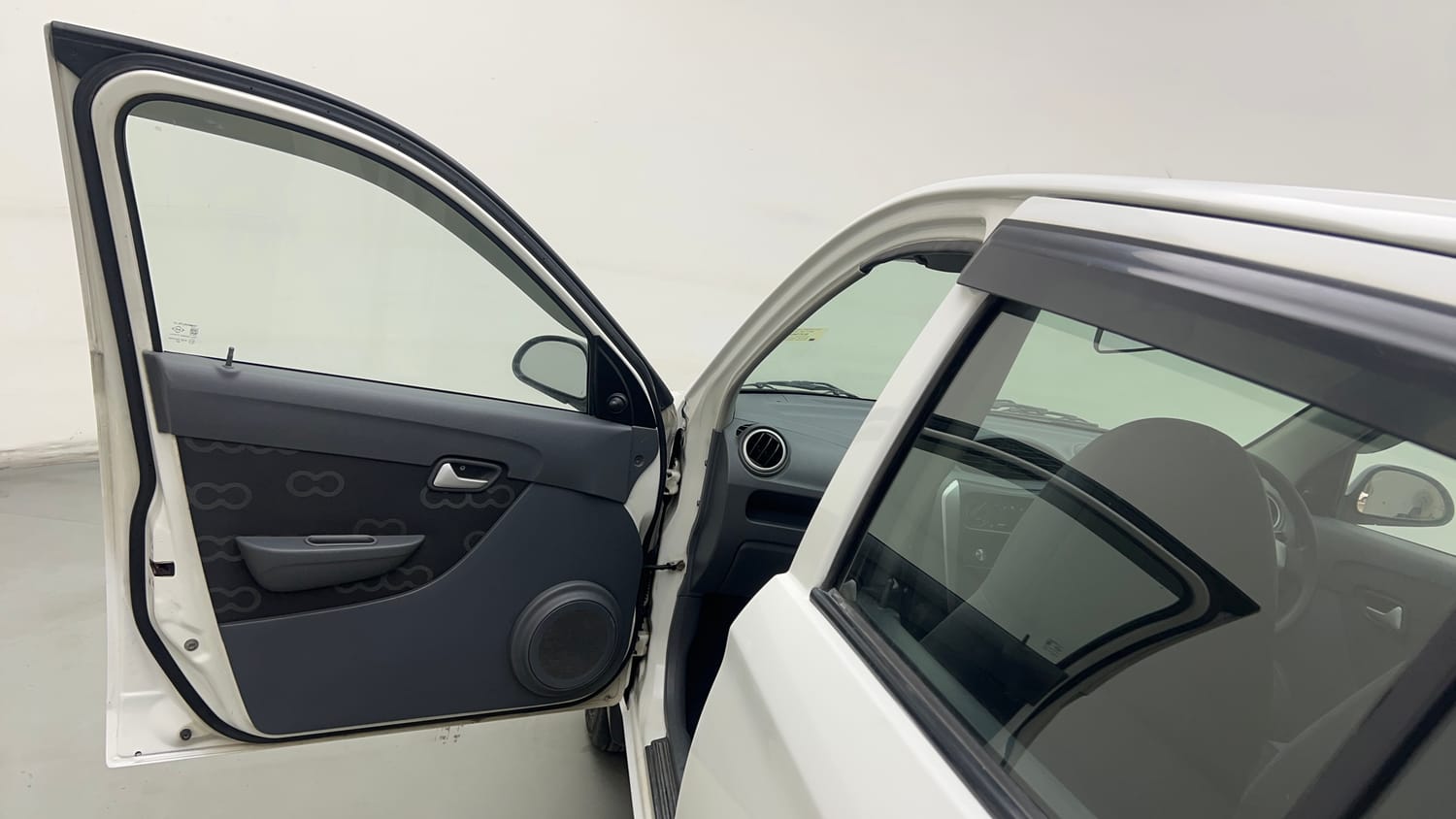 Used 2015 Maruti Suzuki Alto 800 Lxi Petrol Manual interior LEFT FRONT DOOR OPEN VIEW