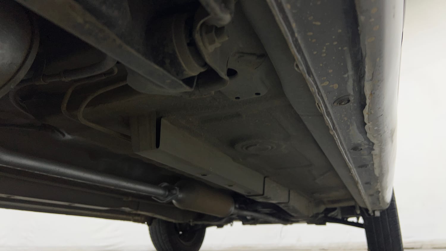 Used 2015 Maruti Suzuki Wagon R VXI Petrol Manual extra REAR RIGHT UNDERBODY VIEW