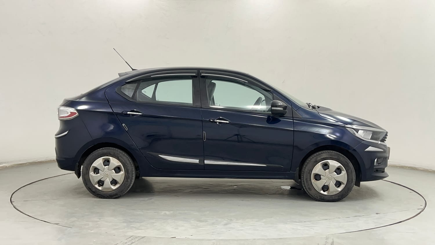 Used 2022 Tata Tigor XZ CNG Cng Manual exterior RIGHT SIDE VIEW