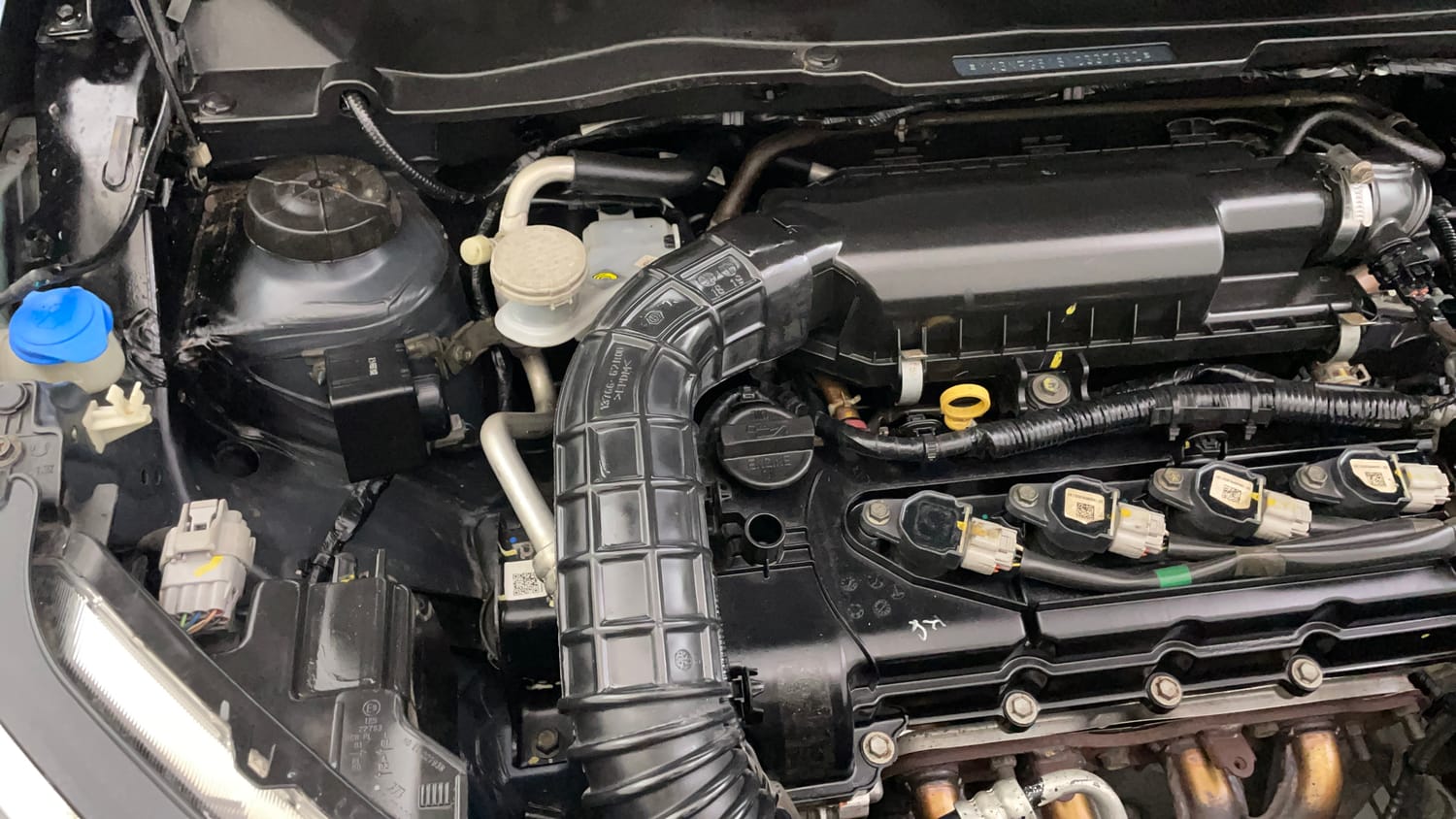 Used 2022 Maruti Suzuki Ignis Alpha 1.2 MT Petrol Manual engine ENGINE RIGHT SIDE VIEW