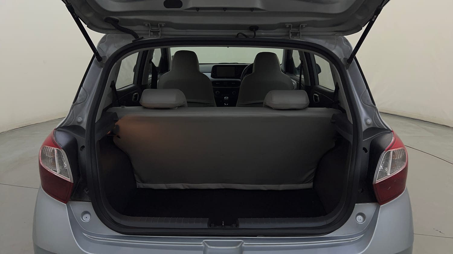Used 2021 Hyundai Grand i10 Nios Asta 1.2 Kappa VTVT Petrol Manual interior DICKY INSIDE VIEW