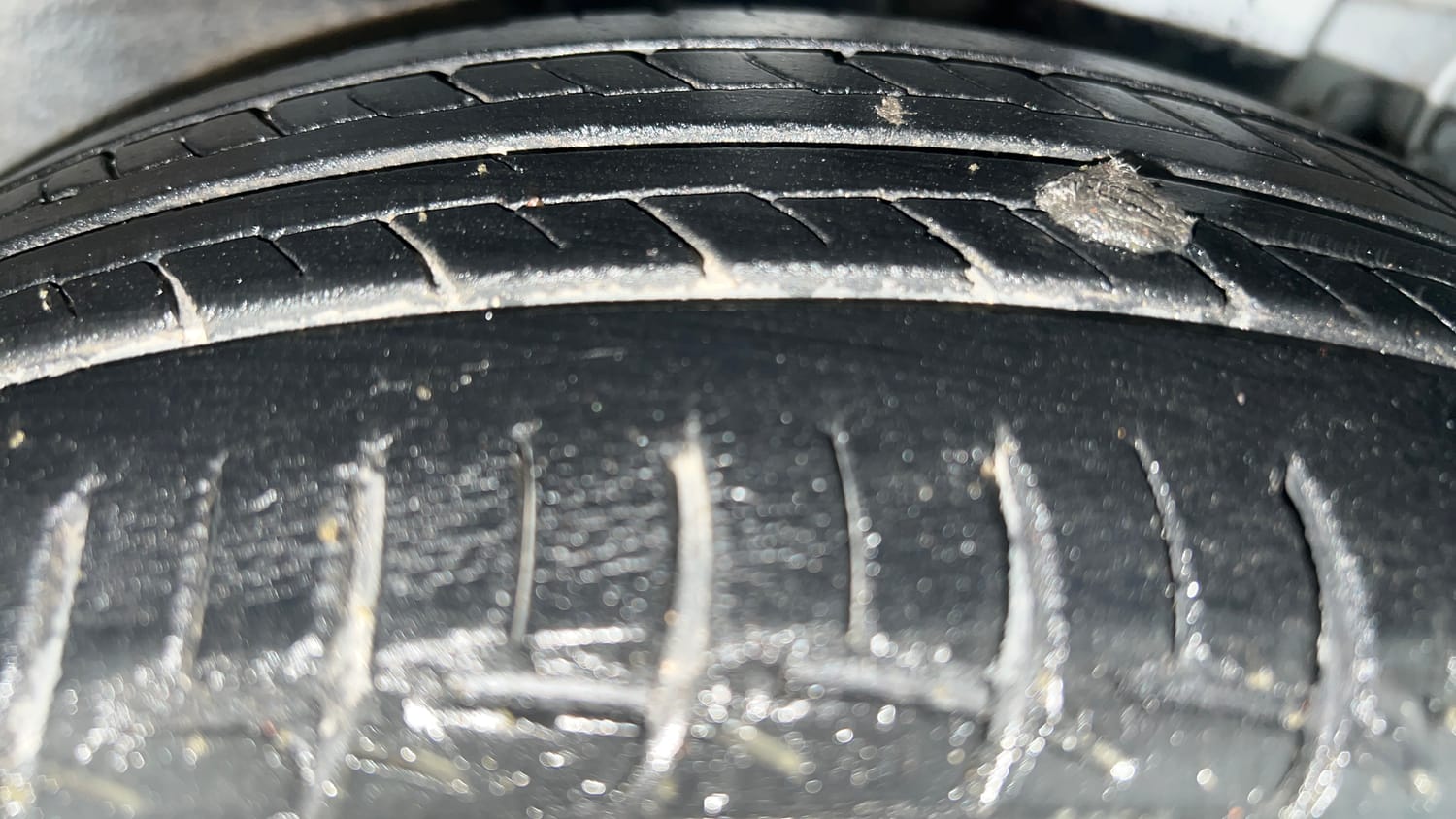 Used 2015 Hyundai Grand i10 Sportz 1.2 Kappa VTVT Petrol Manual tyres LEFT REAR TYRE TREAD VIEW