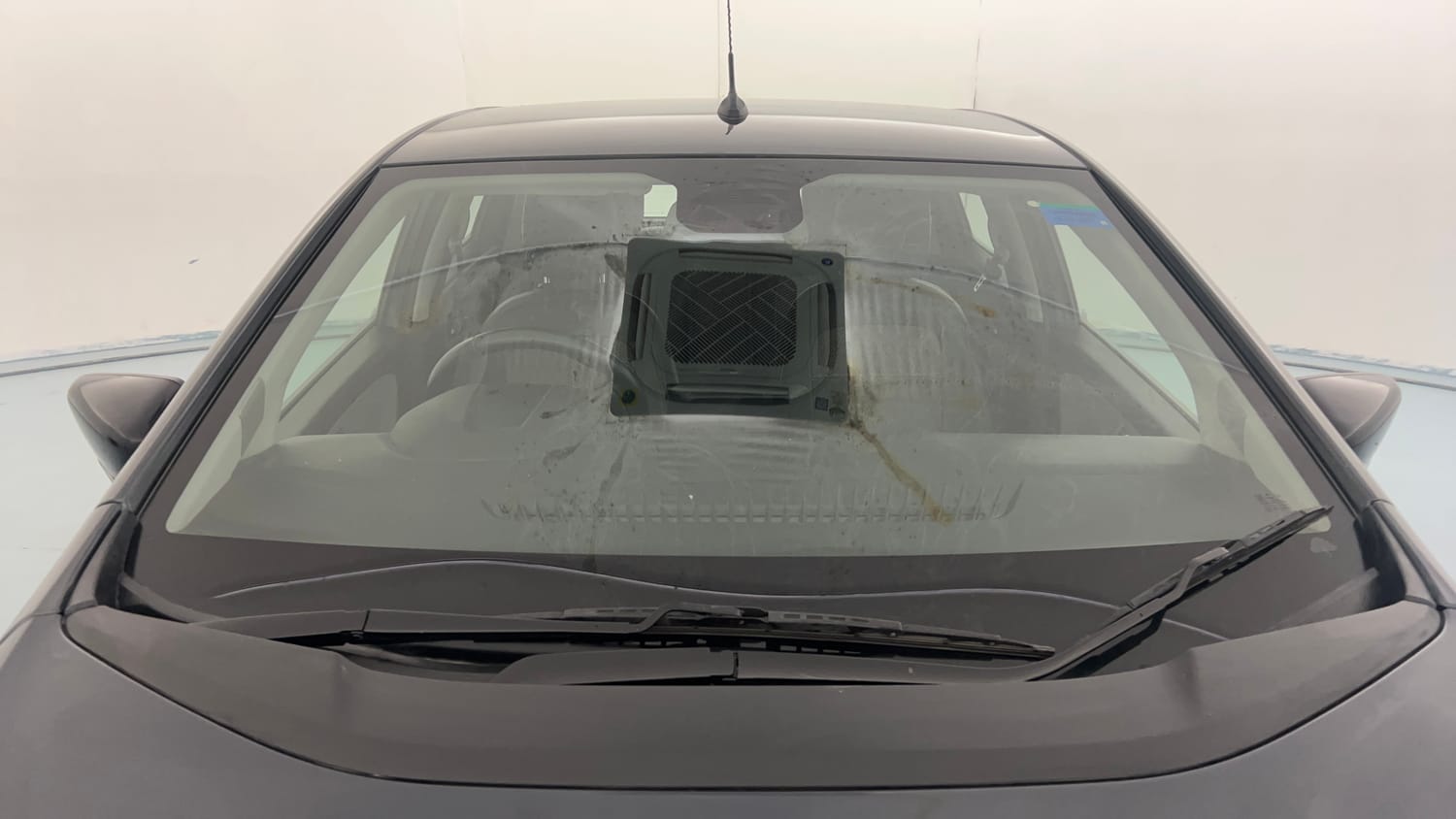 Used 2021 Tata Altroz XZ Petrol Petrol Manual exterior FRONT WINDSHIELD VIEW