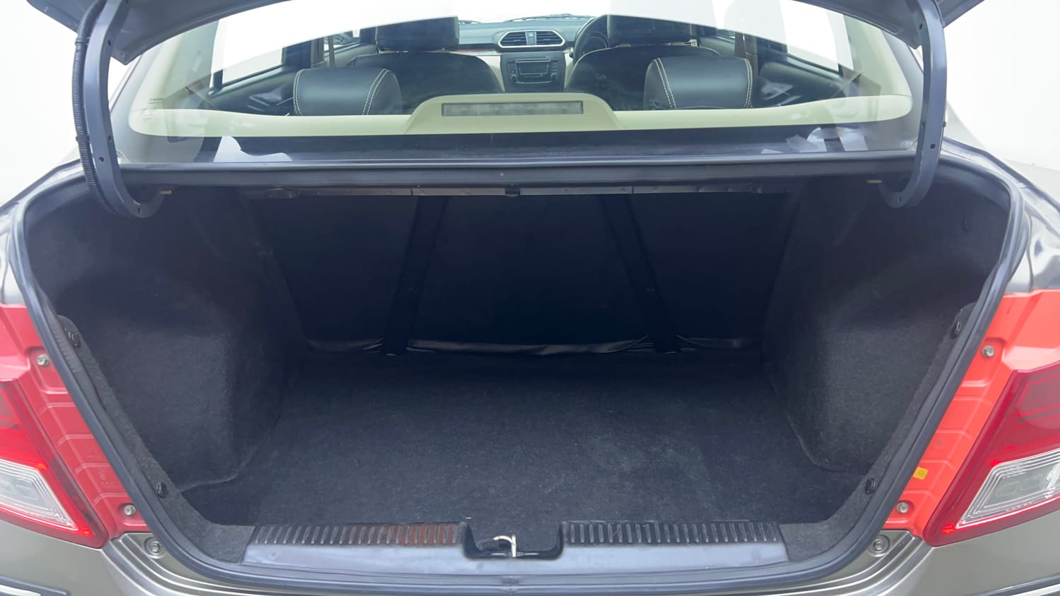 Used 2019 Maruti Suzuki Dzire VXi AMT Petrol Automatic interior DICKY INSIDE VIEW
