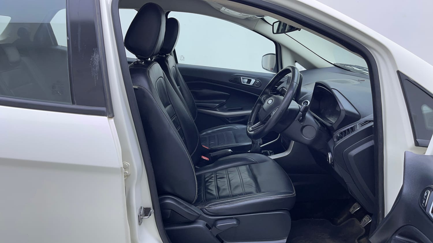 Used 2018 Ford EcoSport Titanium + 1.5L TDCi Diesel Manual interior RIGHT SIDE FRONT DOOR CABIN VIEW