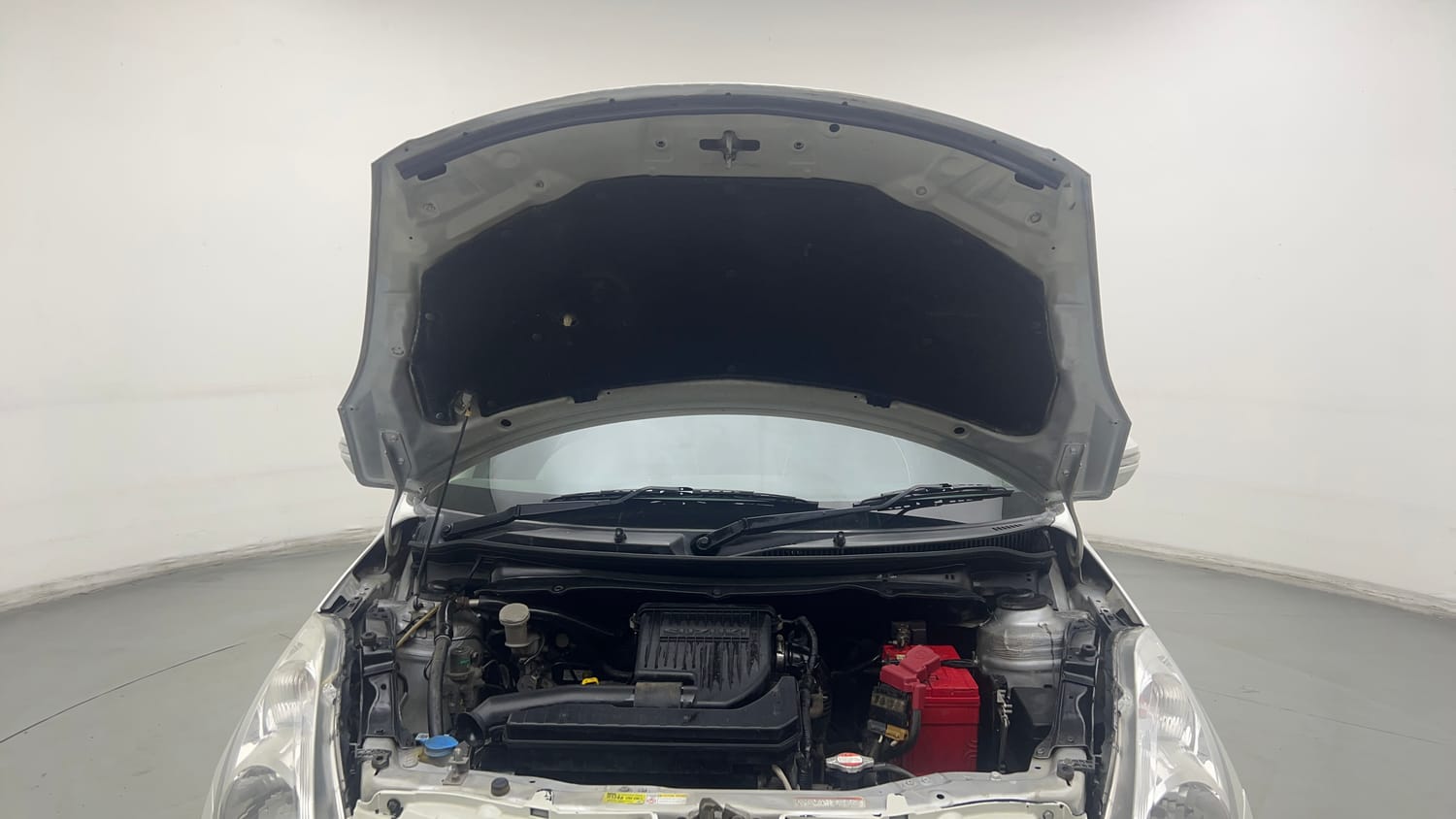 Used 2015 Maruti Suzuki Swift VXi Petrol Manual engine ENGINE & BONNET OPEN FRONT VIEW
