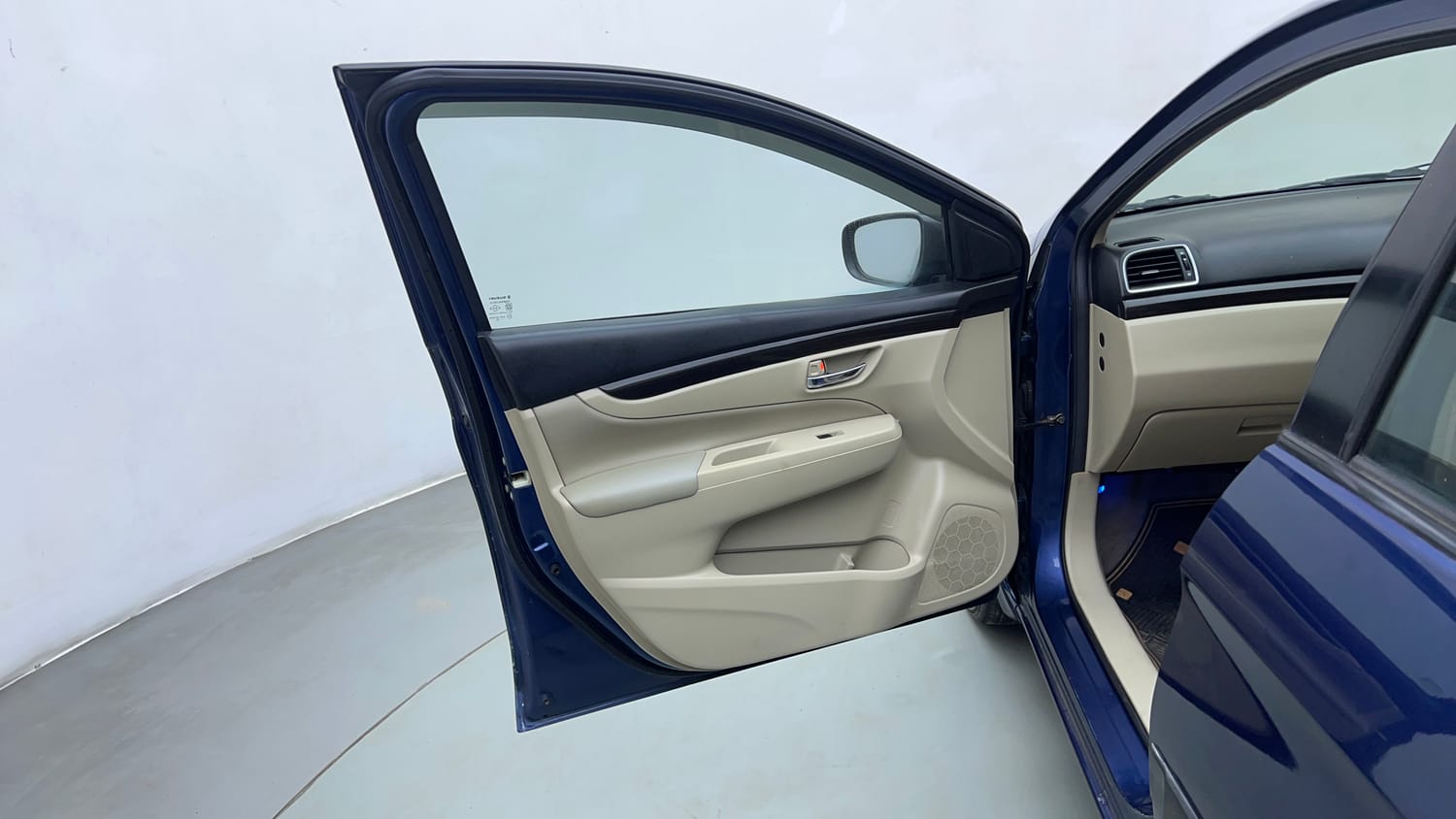 Used 2018 Maruti Suzuki Ciaz Zeta 1.4 MT Petrol Manual interior LEFT FRONT DOOR OPEN VIEW