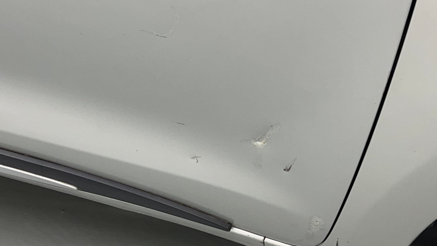 Used 2018 Maruti Suzuki Swift VXi AMT Petrol Automatic dents MINOR DENT