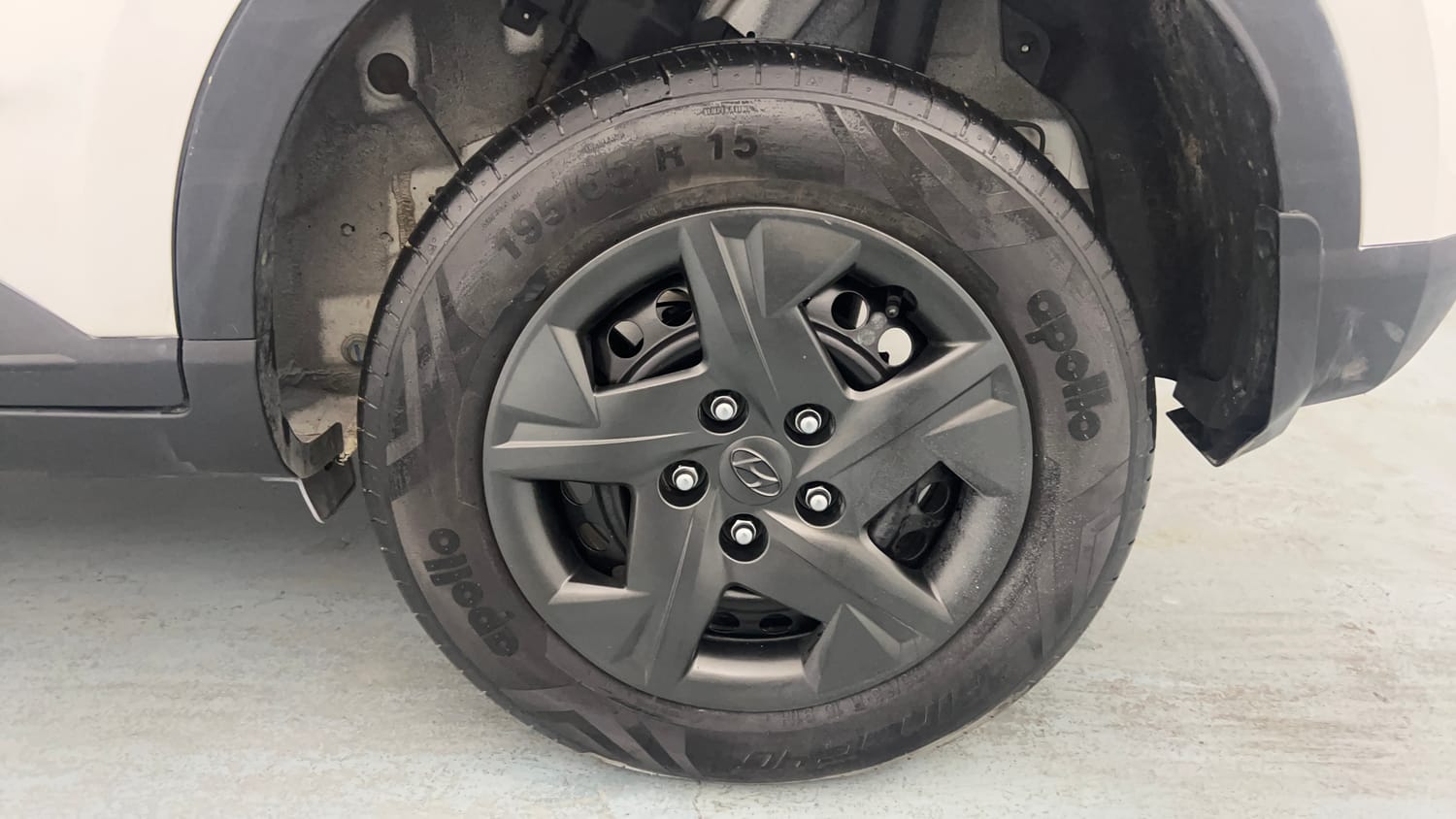 Used 2025 Hyundai Venue E 1.2 Petrol Petrol Manual tyres LEFT REAR TYRE RIM VIEW