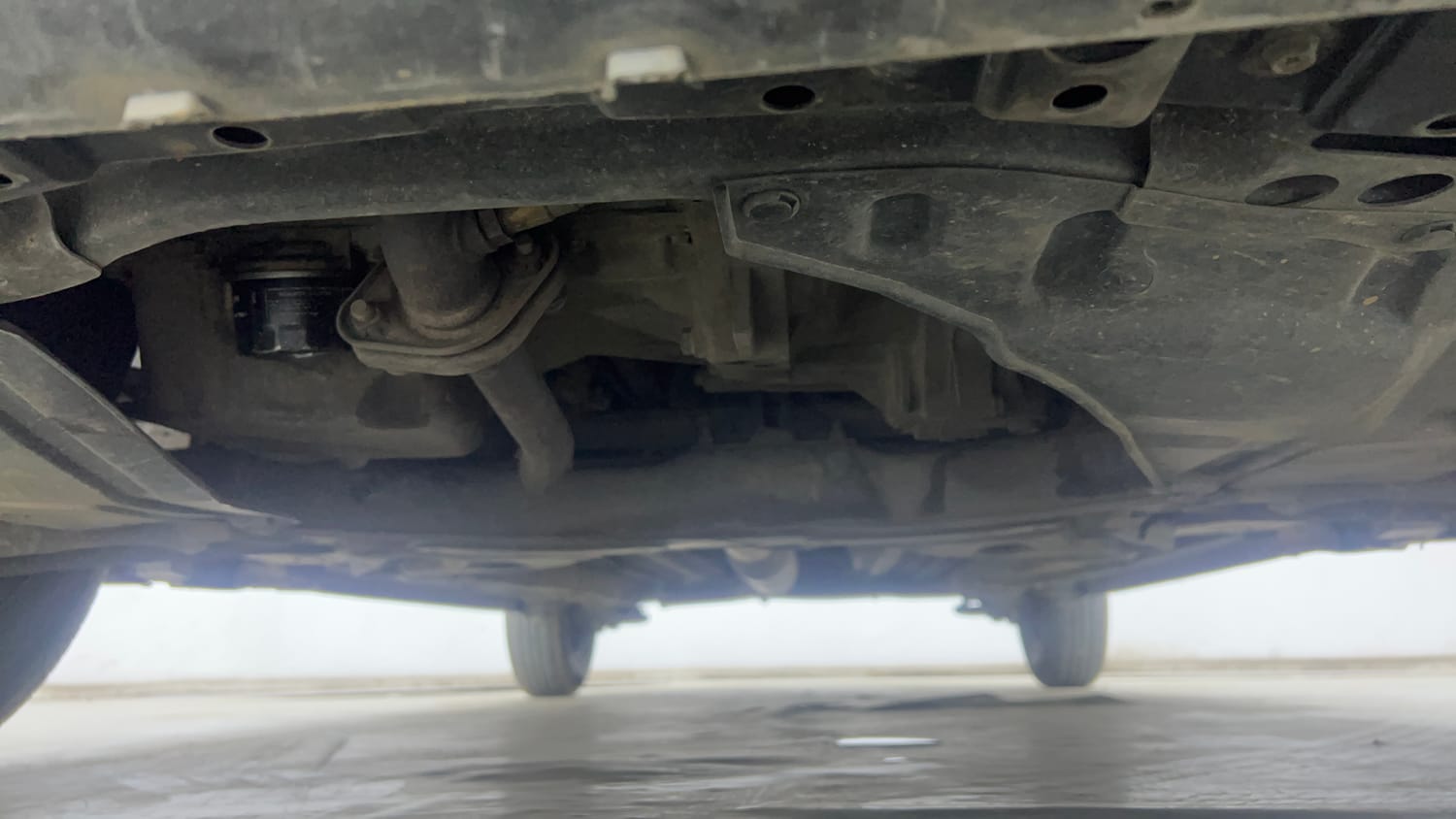 Used 2015 Maruti Suzuki Swift VXi Petrol Manual extra FRONT LEFT UNDERBODY VIEW