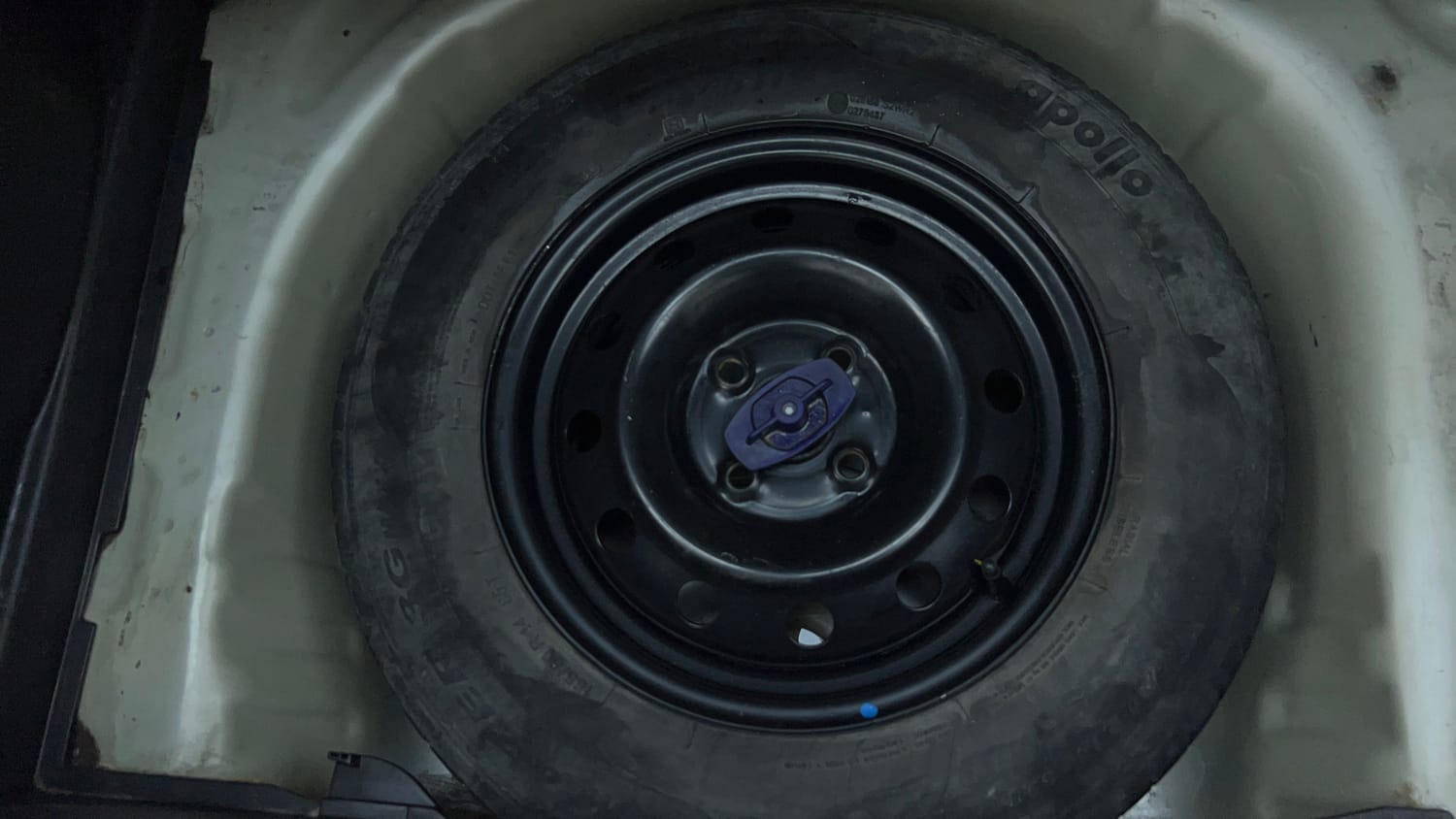 Used 2018 Maruti Suzuki Swift VXi AMT Petrol Automatic tyres SPARE TYRE VIEW