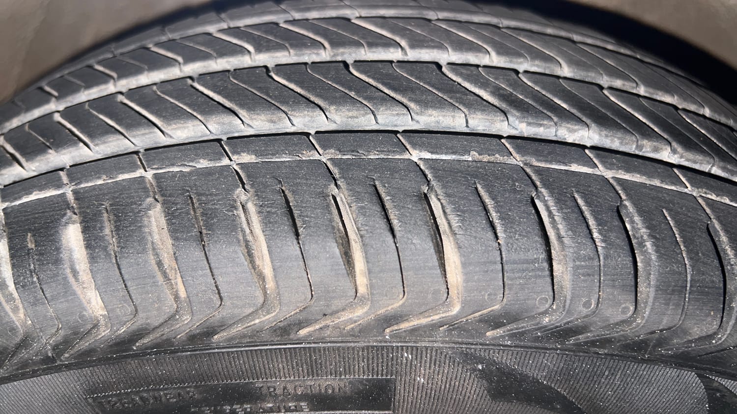 Used 2012 Maruti Suzuki Estilo VXi BS-IV Petrol Manual tyres RIGHT FRONT TYRE TREAD VIEW