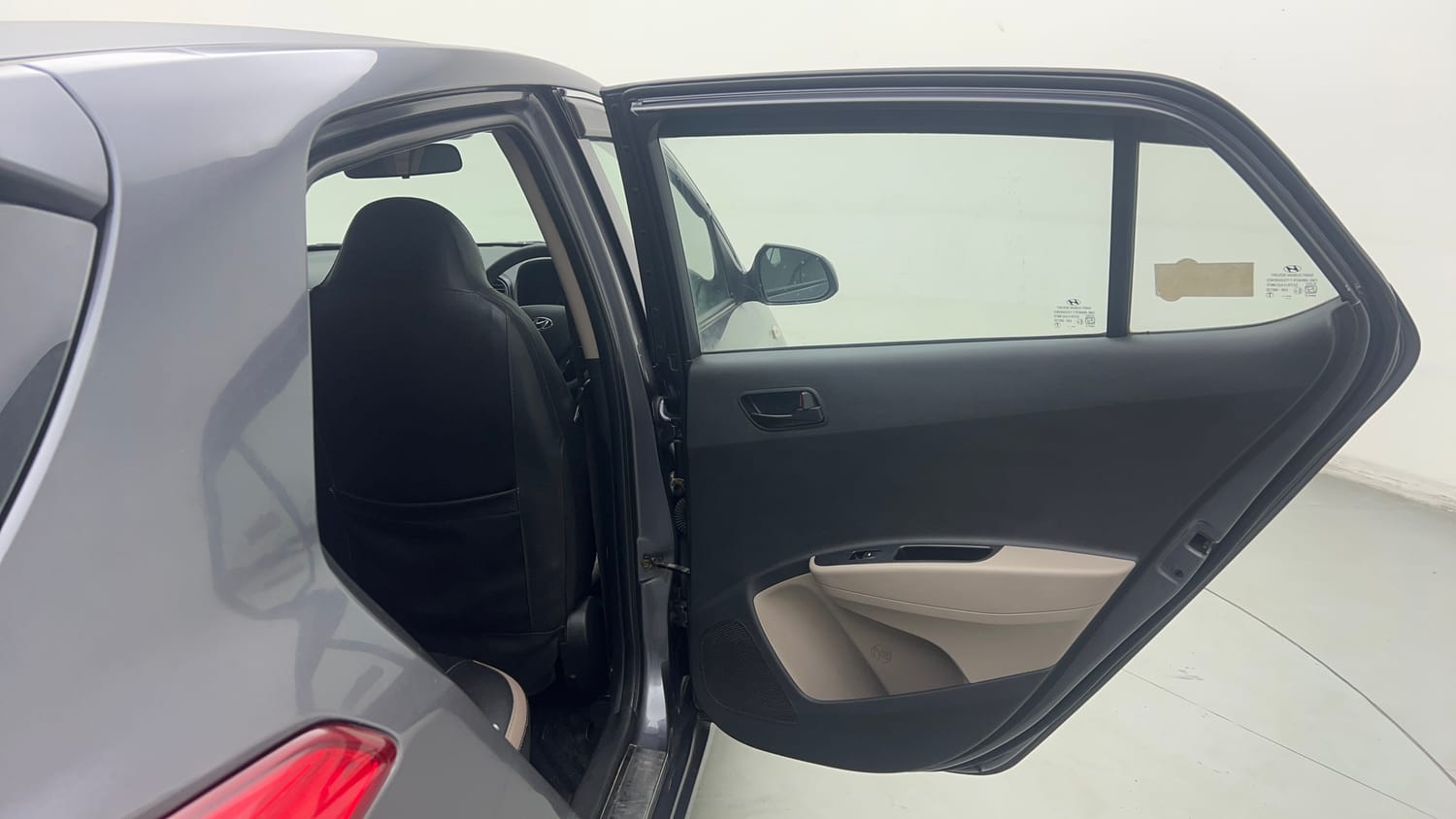 Used 2018 Hyundai Grand i10 Magna 1.2 Kappa VTVT Petrol Manual interior RIGHT REAR DOOR OPEN VIEW