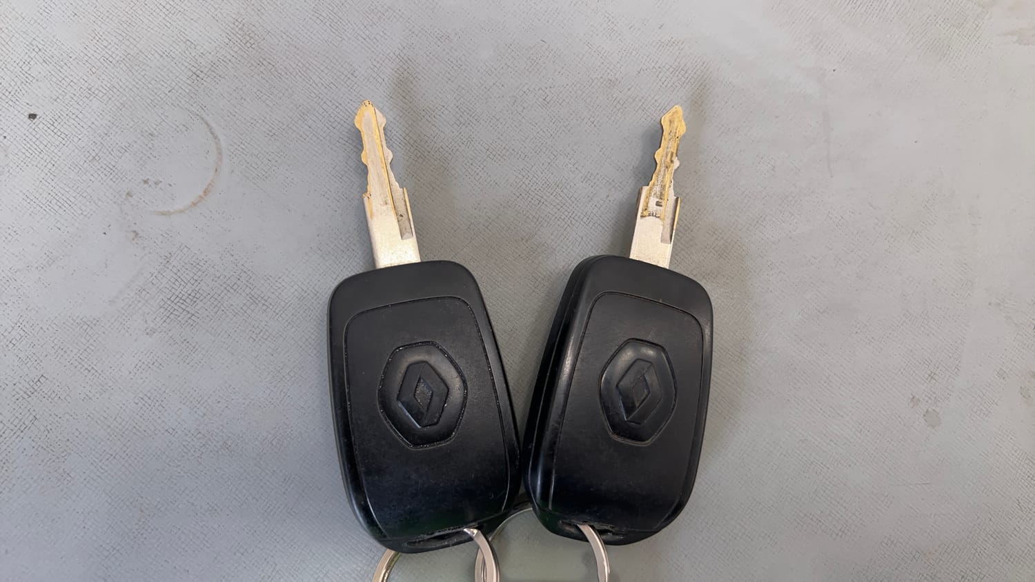 Used 2017 Renault Kwid RXL Petrol Manual extra CAR KEY VIEW