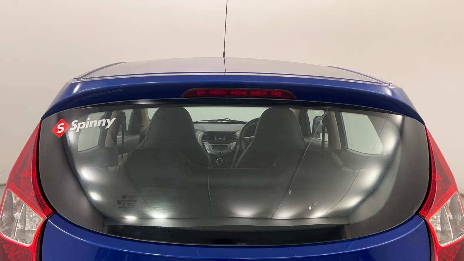 Used 2016 Hyundai Eon Magna Petrol Manual exterior BACK WINDSHIELD VIEW