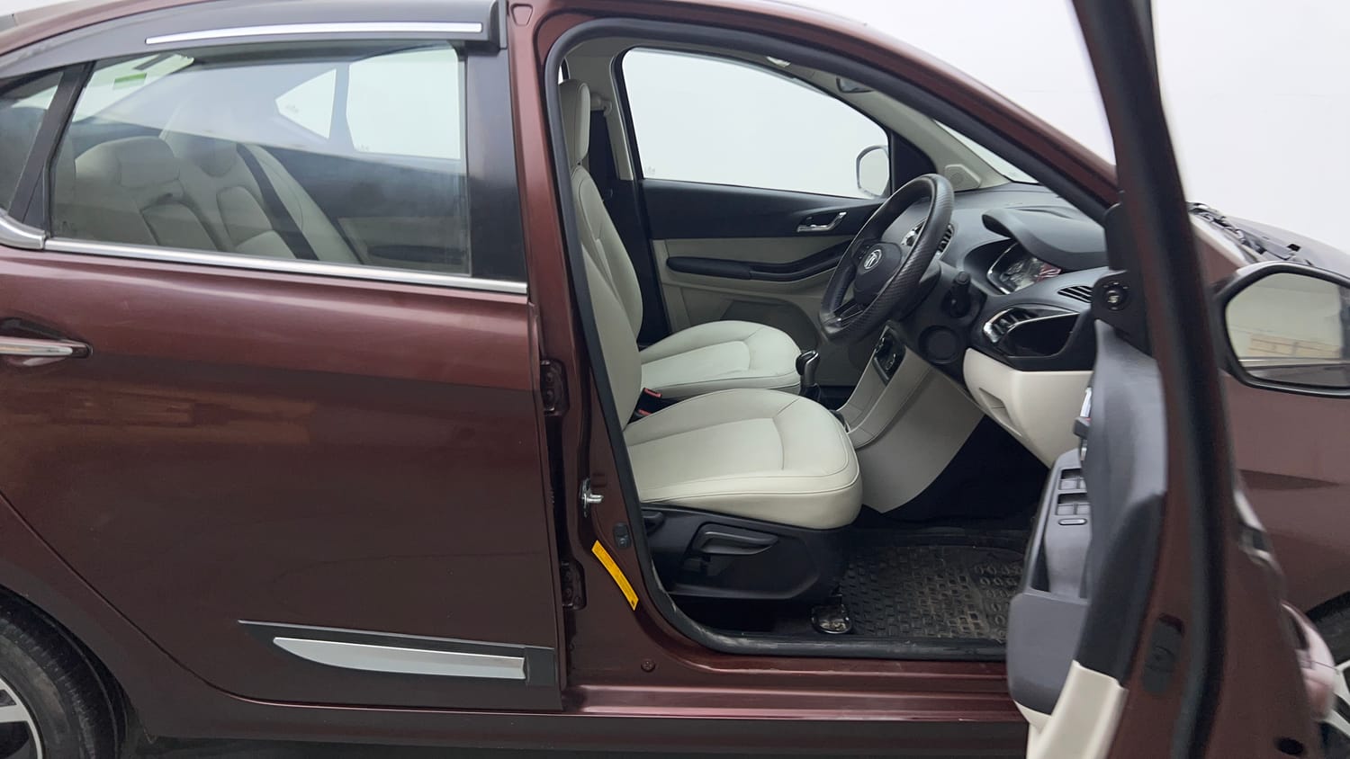 Used 2023 Tata Tigor XZ Plus CNG Leatherette Pack Cng Manual interior RIGHT SIDE FRONT DOOR CABIN VIEW
