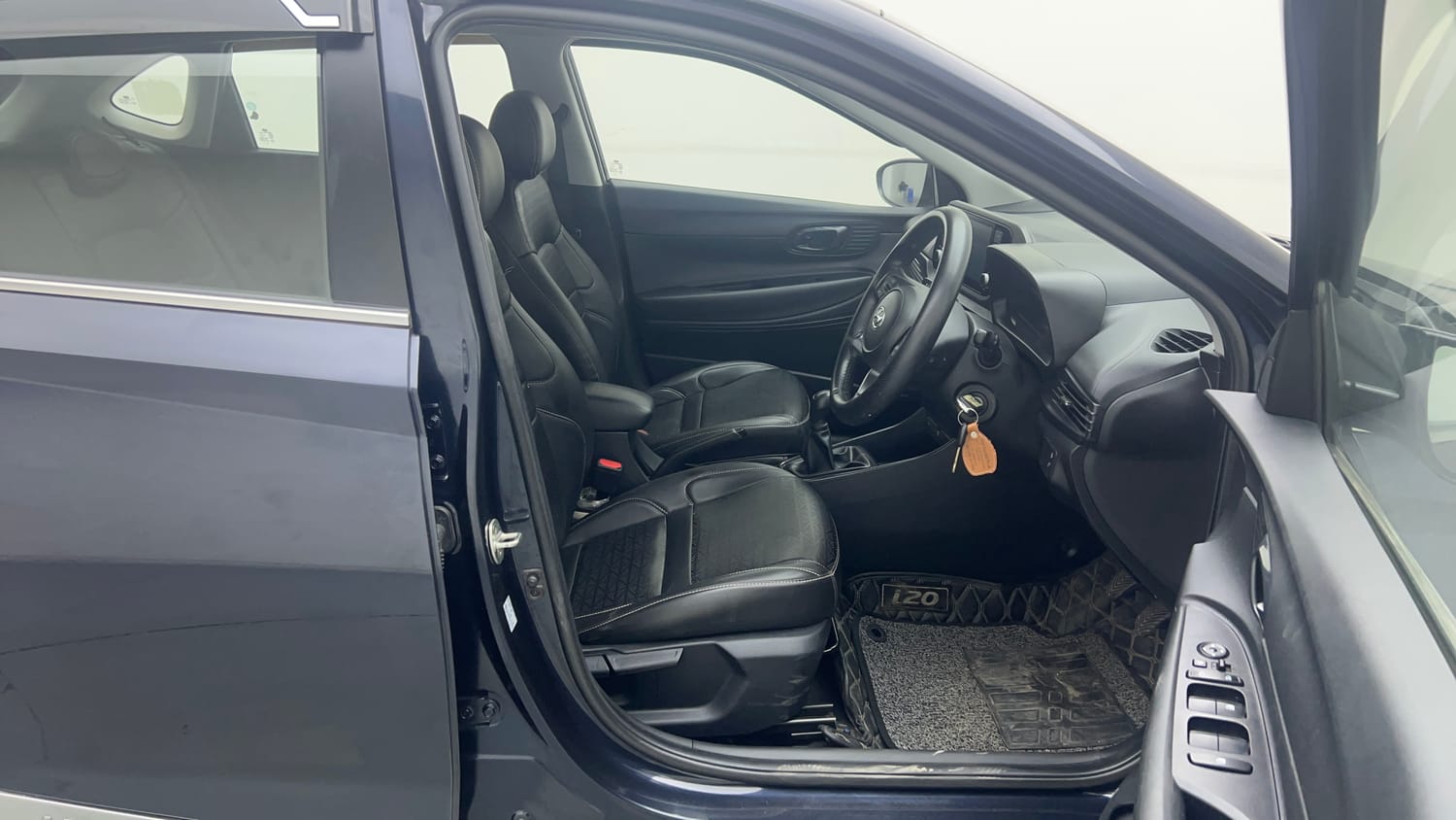 Used 2021 Hyundai i20 Sportz 1.2 MT Petrol Manual interior RIGHT SIDE FRONT DOOR CABIN VIEW