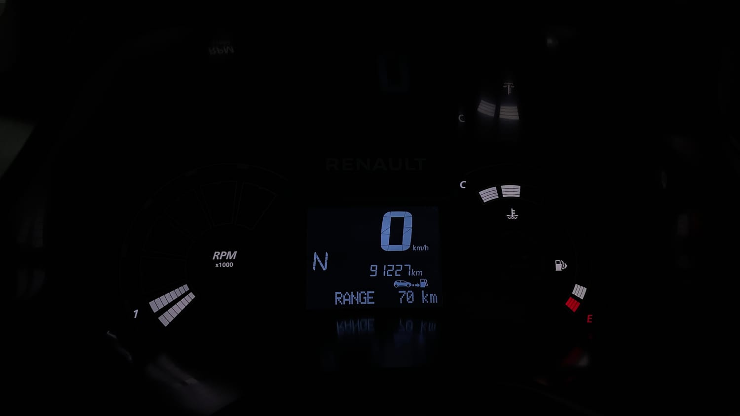 Used 2022 Renault Triber RXZ EASY-R AMT Dual Tone Petrol Automatic interior CLUSTERMETER VIEW
