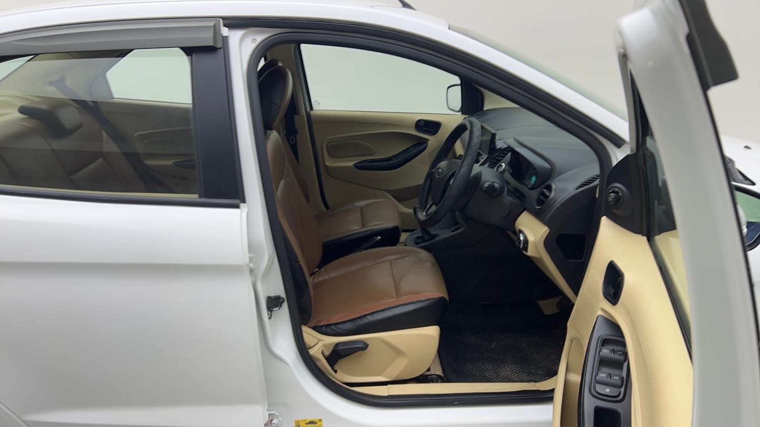 Used 2020 Ford Figo Aspire Titanium1.5 TDCi Diesel Manual interior RIGHT SIDE FRONT DOOR CABIN VIEW