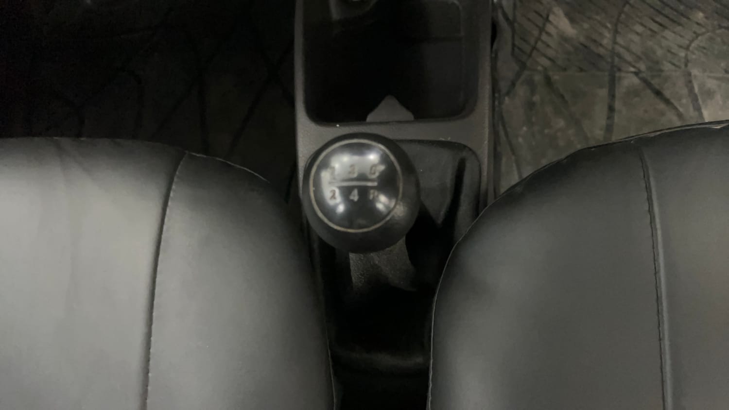 Used 2016 Hyundai Eon Magna Petrol Manual interior GEAR  KNOB VIEW