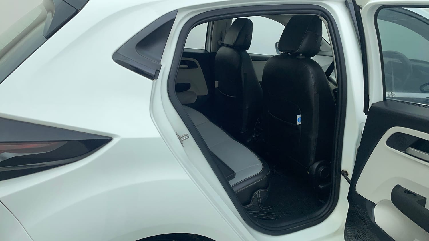 Used 2023 Tata Altroz XZ Plus (S) Diesel Diesel Manual interior RIGHT SIDE REAR DOOR CABIN VIEW