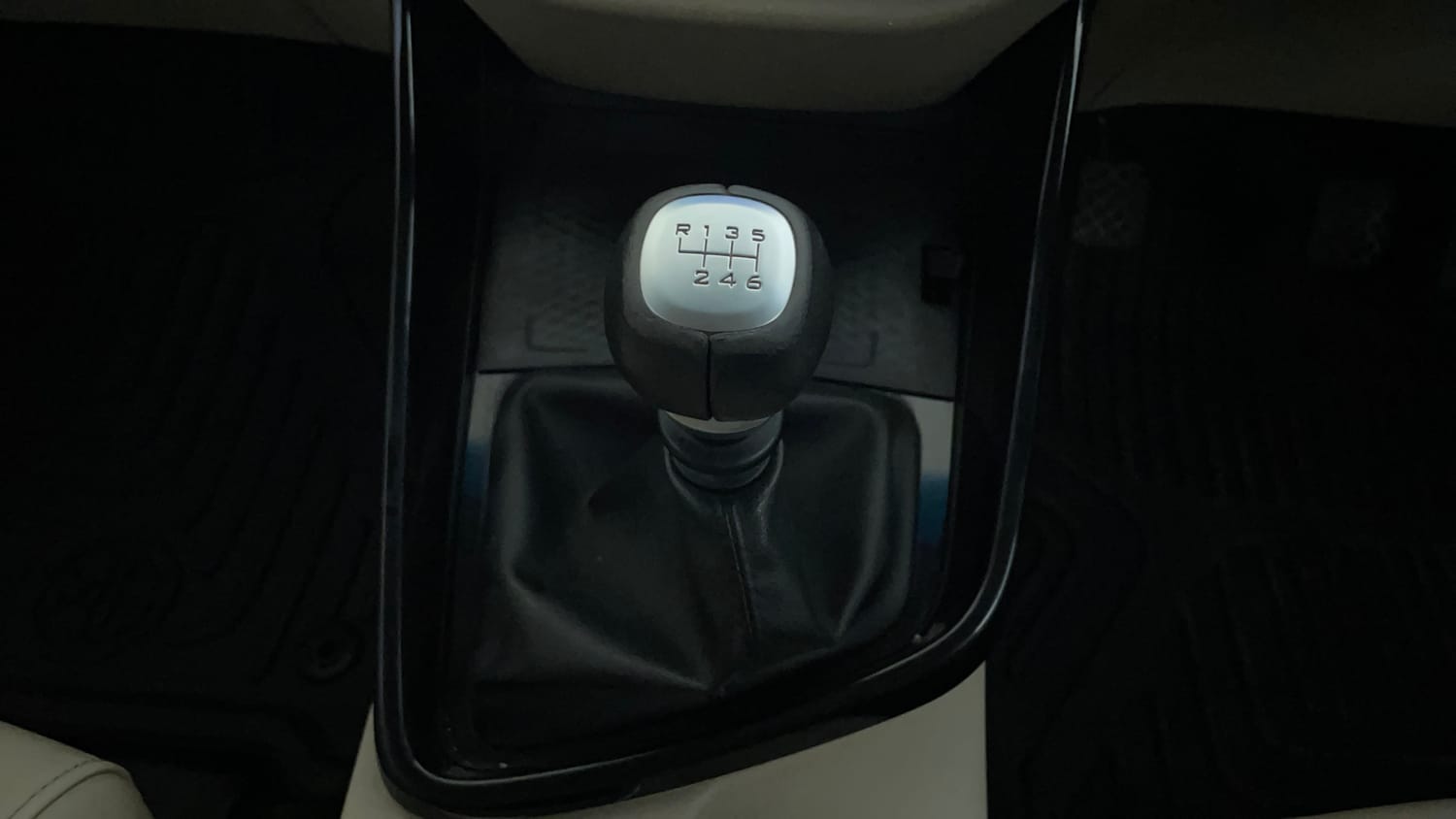 Used 2022 MG Motors Hector Sharp 1.5 Petrol Turbo Hybrid MT Hybrid Manual interior GEAR  KNOB VIEW