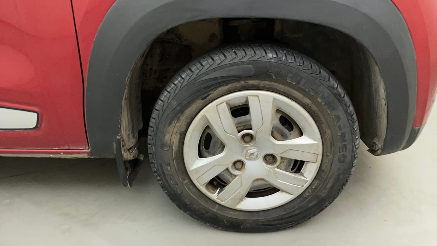 Used 2016 Renault Kwid 1.0 RXT Petrol Manual tyres RIGHT FRONT TYRE RIM VIEW
