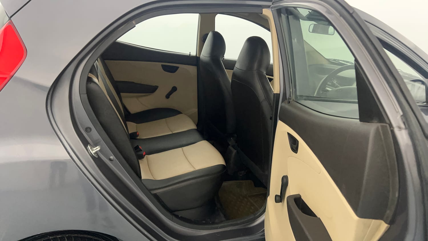 Used 2016 Hyundai Eon Era + Petrol Manual interior RIGHT SIDE REAR DOOR CABIN VIEW