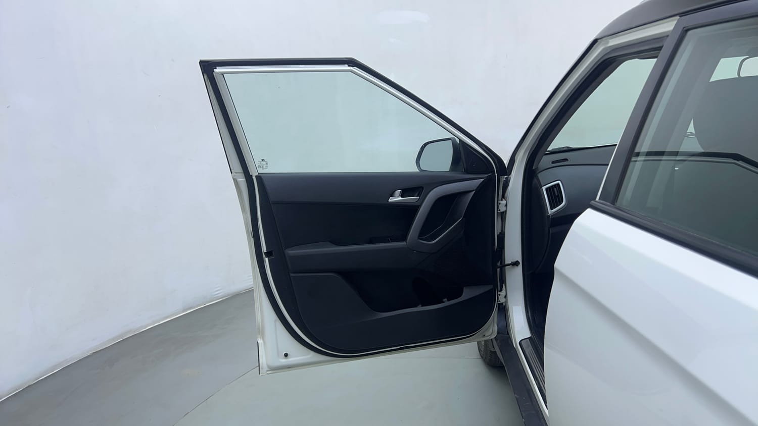 Used 2018 Hyundai Creta SX 1.6 Dual Tone Petrol Petrol Manual interior LEFT FRONT DOOR OPEN VIEW