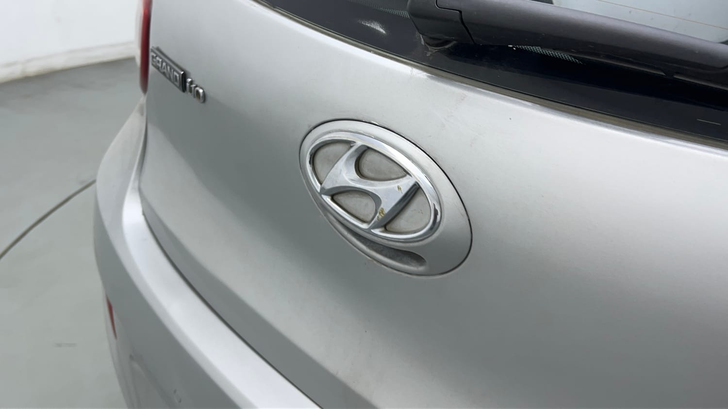 Used 2015 Hyundai Grand i10 Asta AT 1.2 Kappa VTVT Petrol Automatic dents MINOR SCRATCH