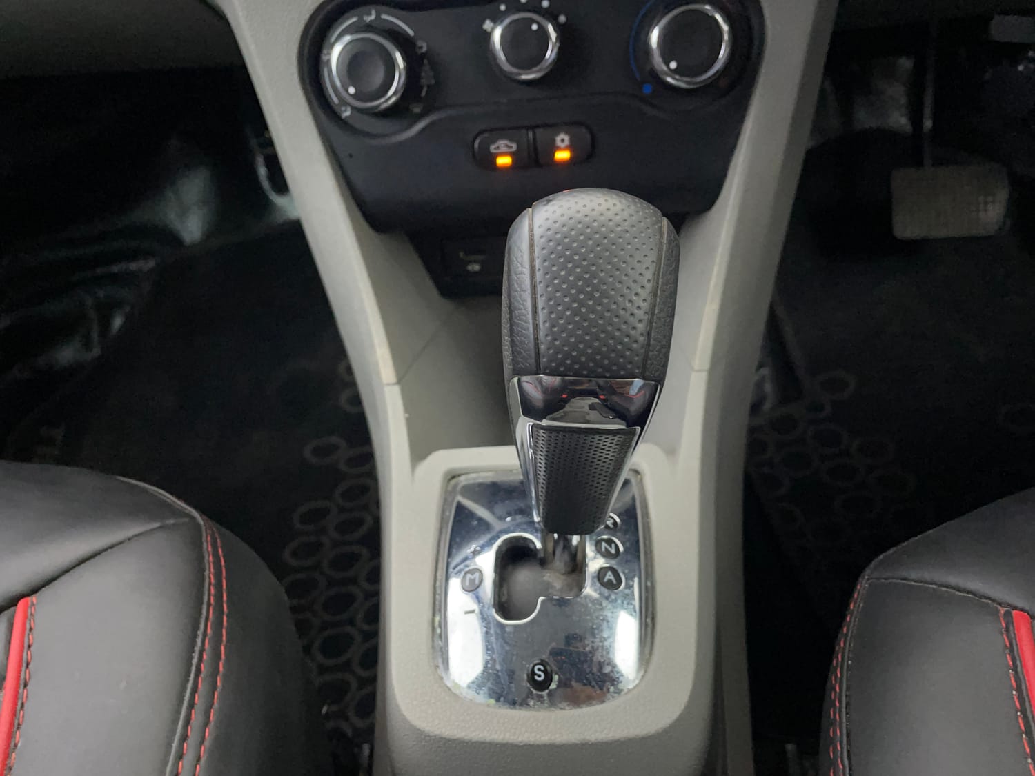 Used 2017 Tata Tiago Revotron XZA Petrol Automatic interior GEAR  KNOB VIEW