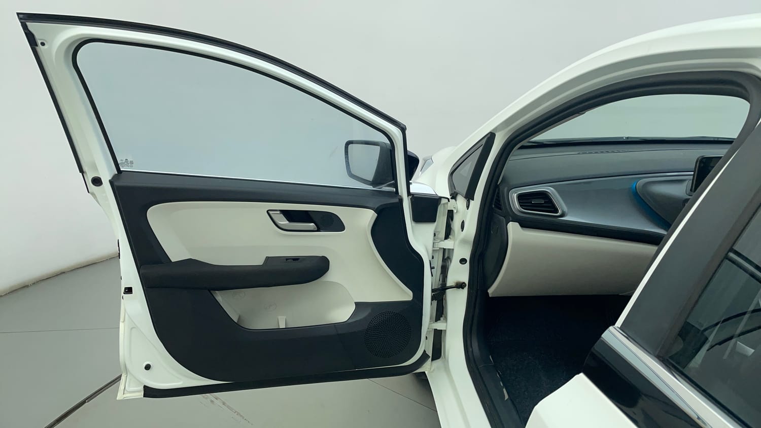 Used 2023 Tata Altroz XZ Plus (S) Diesel Diesel Manual interior LEFT FRONT DOOR OPEN VIEW