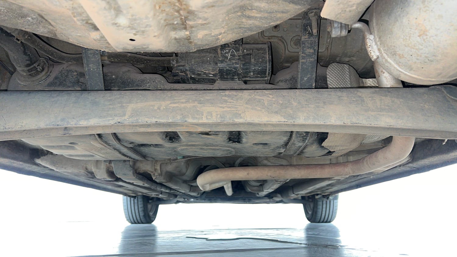 Used 2017 Hyundai Elite i20 Asta 1.2 Petrol Manual extra REAR UNDERBODY VIEW (TAKEN FROM REAR)