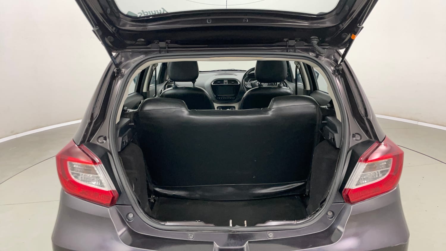 Used 2022 null Petrol Automatic interior DICKY INSIDE VIEW