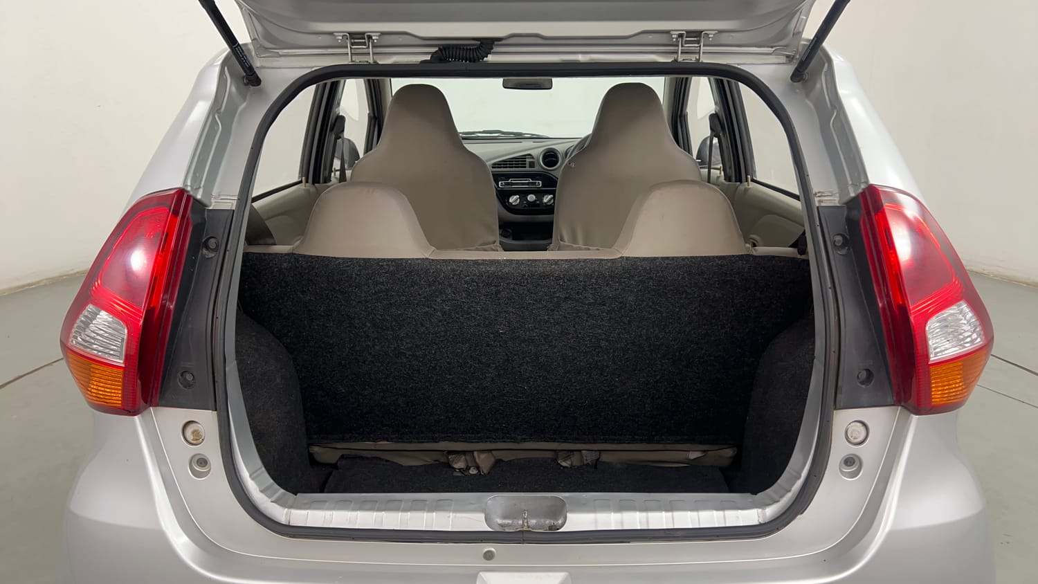Used 2017 Datsun Redi-GO T (O) Petrol Manual interior DICKY INSIDE VIEW