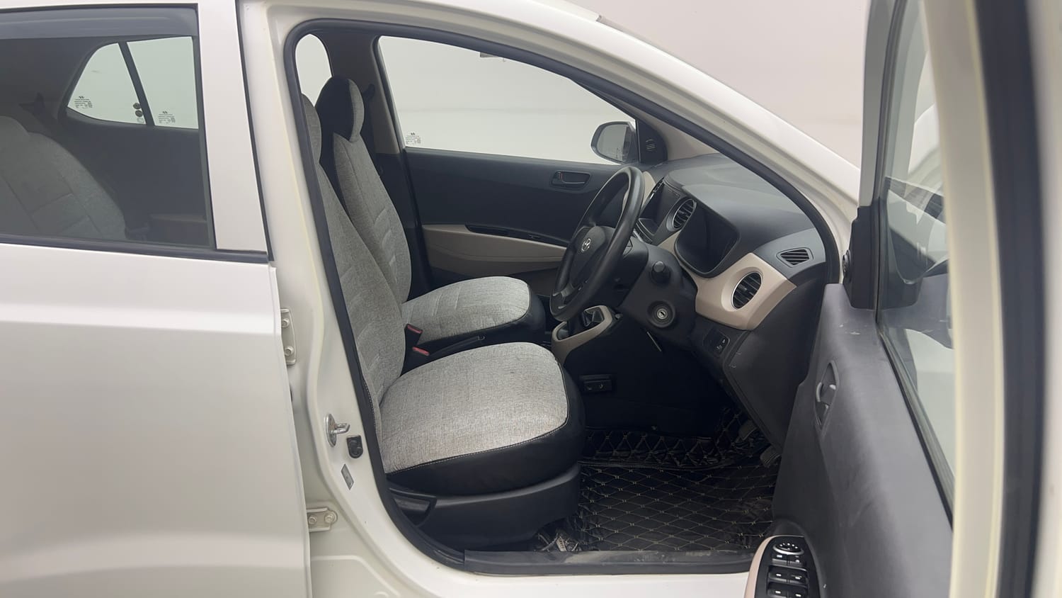 Used 2015 Hyundai Grand i10 Magna 1.2 Kappa VTVT Petrol Manual interior RIGHT SIDE FRONT DOOR CABIN VIEW