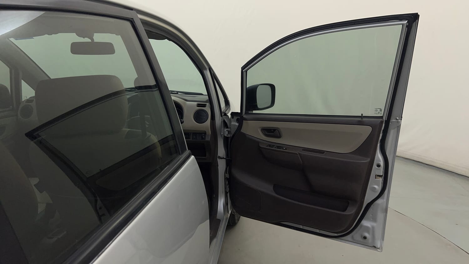 Used 2012 Maruti Suzuki Estilo VXi BS-IV Petrol Manual interior RIGHT FRONT DOOR OPEN VIEW