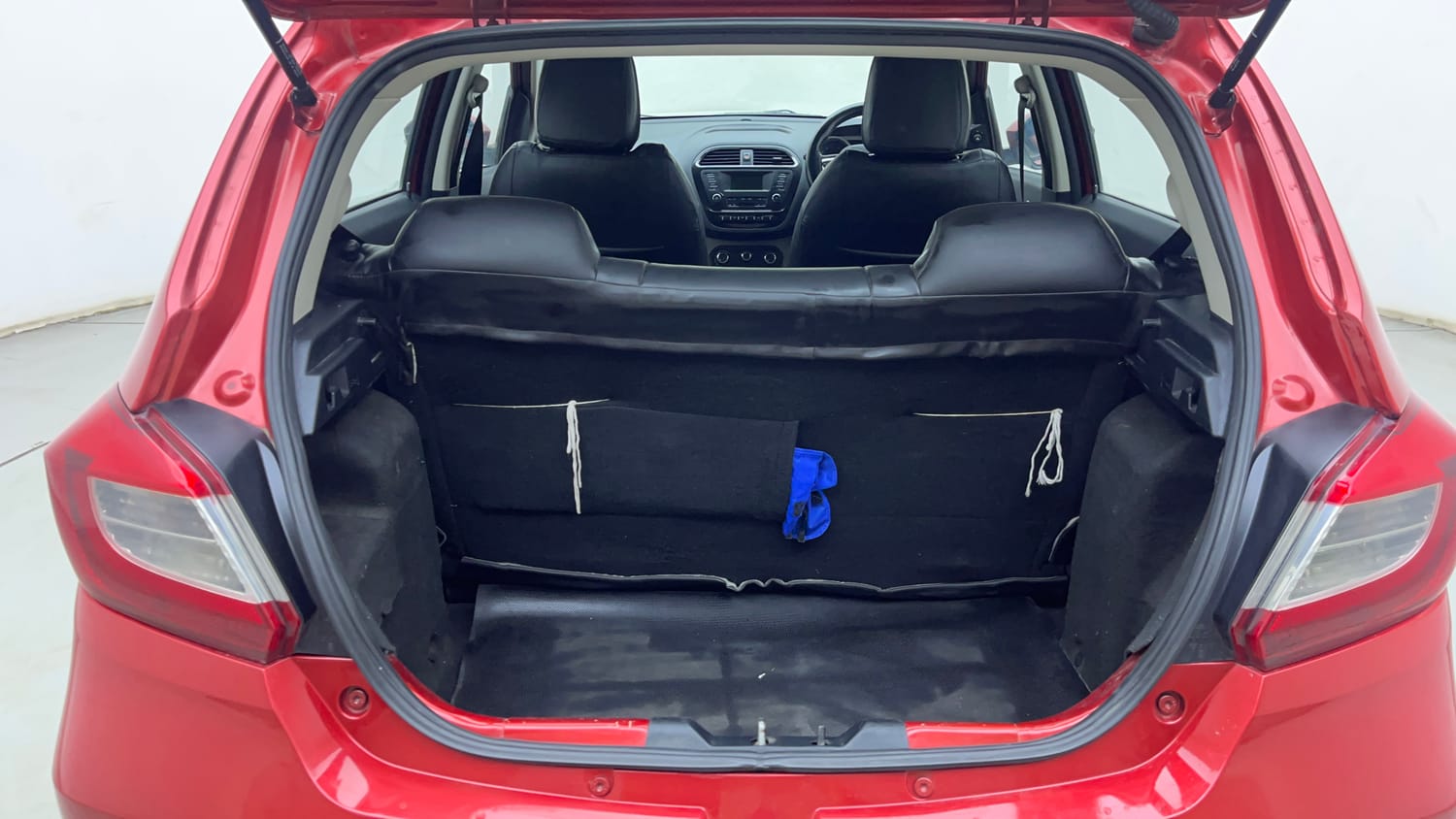 Used 2018 Tata Tiago Revotorq XZ Diesel Manual interior DICKY INSIDE VIEW