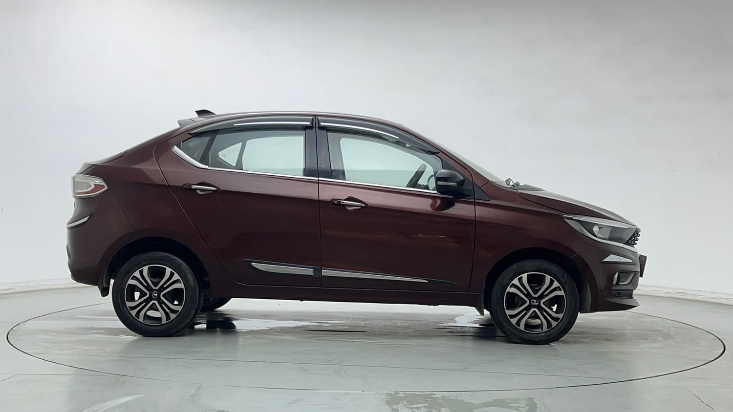 Used 2023 Tata Tigor XZ Plus CNG Leatherette Pack Cng Manual exterior RIGHT SIDE VIEW