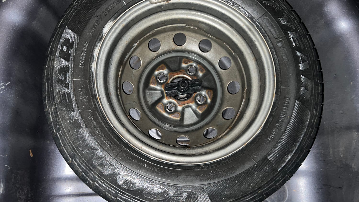 Used 2016 Hyundai Eon Era + Petrol Manual tyres SPARE TYRE VIEW