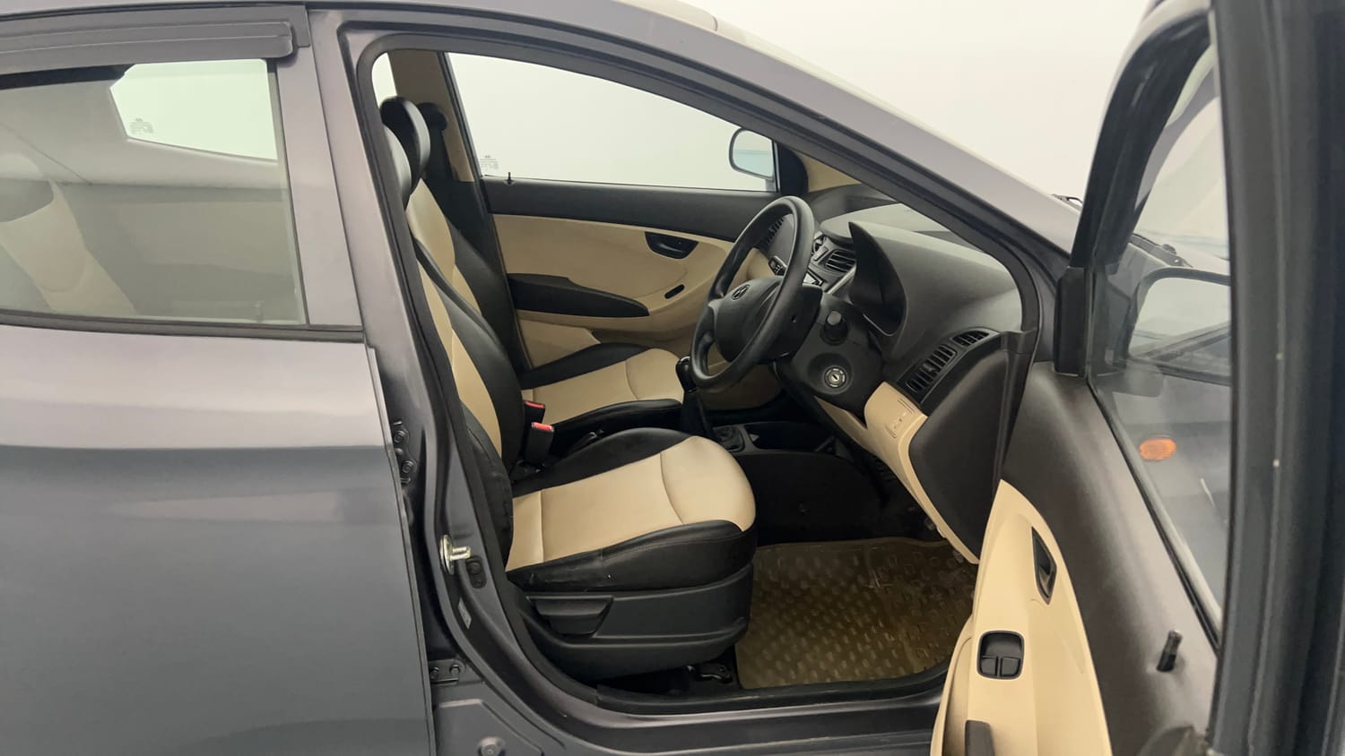 Used 2016 Hyundai Eon Era + Petrol Manual interior RIGHT SIDE FRONT DOOR CABIN VIEW