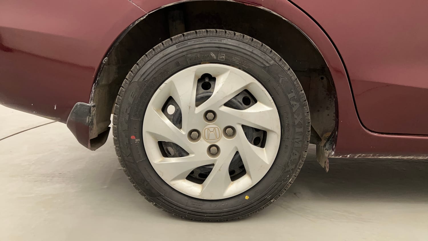 Used 2019 Honda Amaze 1.5 SX i-DTEC Diesel Manual tyres RIGHT REAR TYRE RIM VIEW