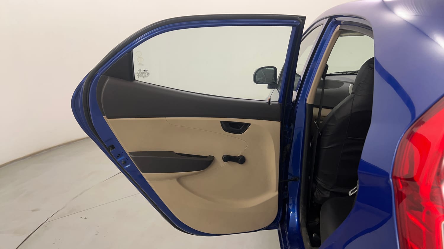 Used 2016 Hyundai Eon Magna Petrol Manual interior LEFT REAR DOOR OPEN VIEW