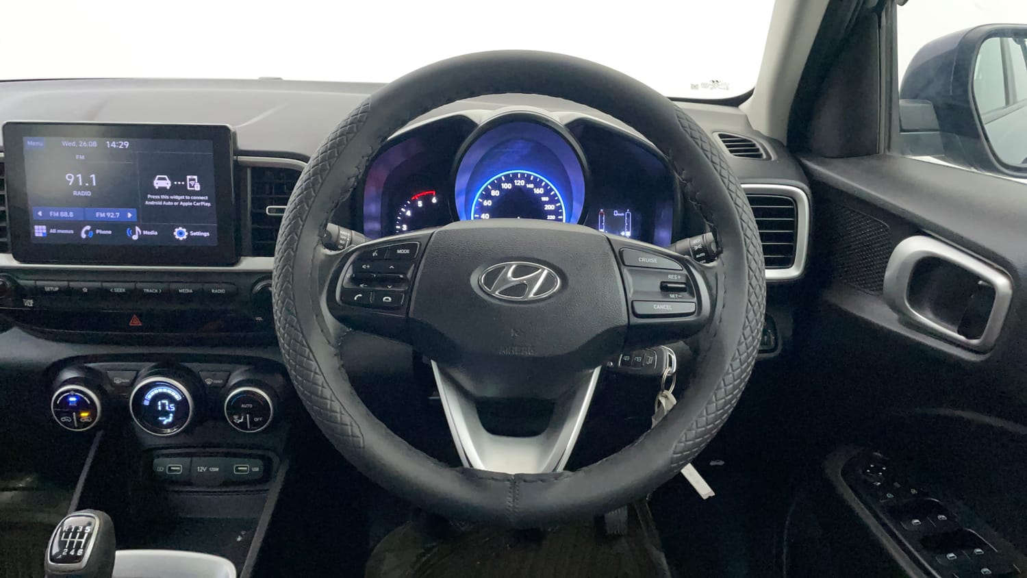 Used 2022 Hyundai Venue SX 1.5 CRDi Diesel Manual interior STEERING VIEW