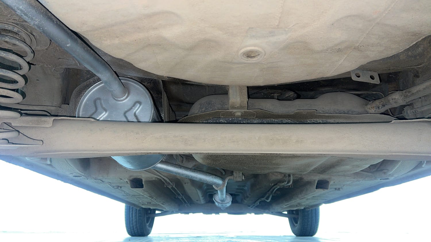 Used 2020 Renault Kwid RXT 1.0 AMT Opt Petrol Automatic extra REAR UNDERBODY VIEW (TAKEN FROM REAR)