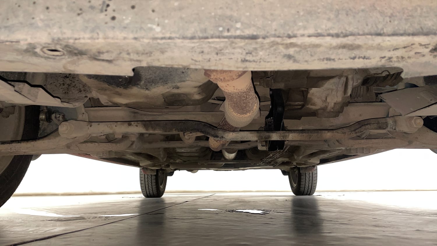 Used 2017 Tata Tiago Revotron XZ Petrol Manual extra FRONT LEFT UNDERBODY VIEW