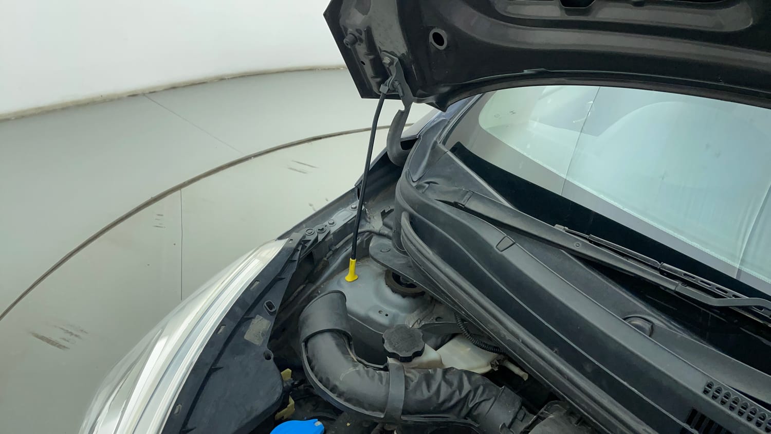 Used 2019 Hyundai Grand i10 Sportz 1.2 Kappa VTVT Petrol Manual engine ENGINE RIGHT SIDE HINGE & APRON VIEW